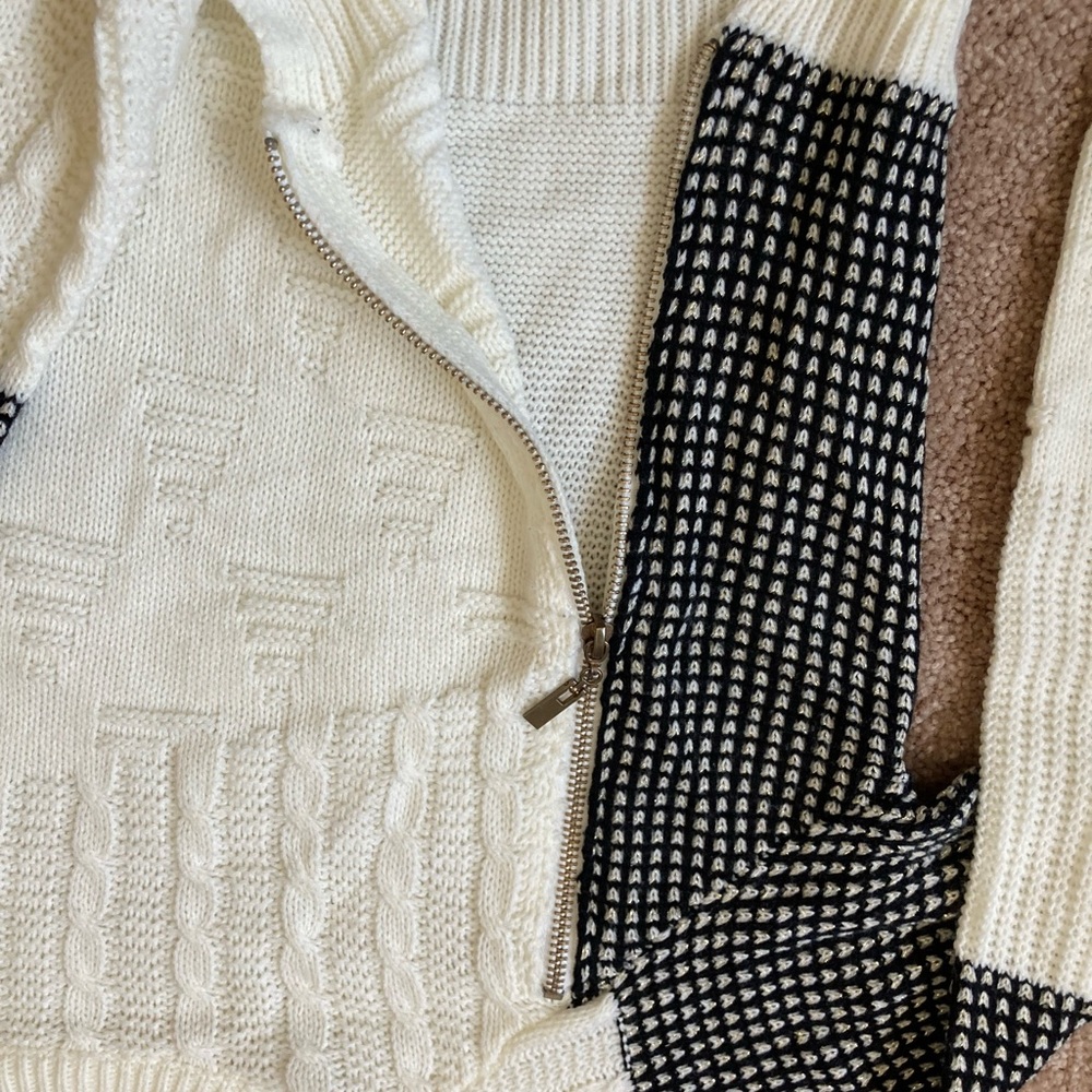 Sweater - Picture 4 of 4